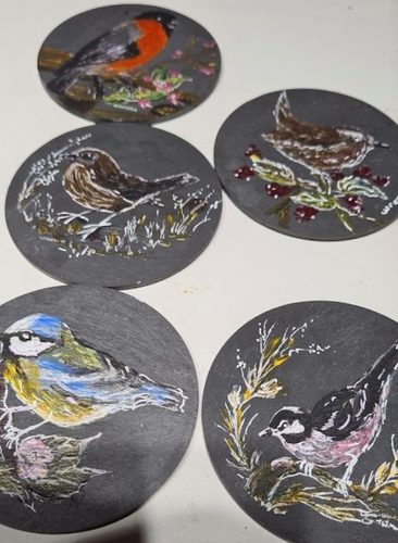 Chris M, garden birds at Christmas, acrylic on slate.